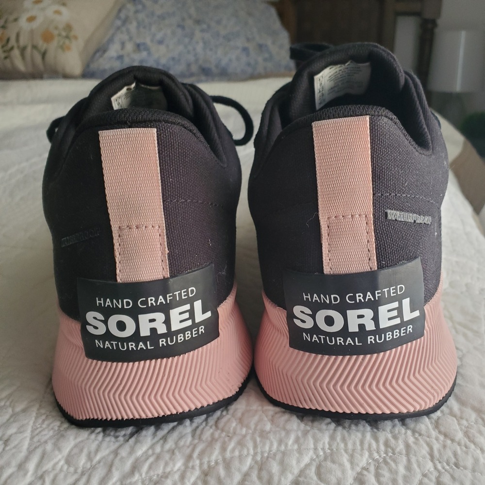 Sorel Out N About III Low Waterproof Sneakers Black Pink‎ Canvas Suede Womens 11